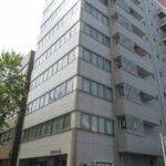 【名駅ユタカビル】4階23.95坪 中村区名駅南３丁目、江川線沿いエントランスのきれいなオフィスビル