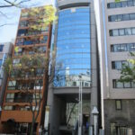 【TOSHIN広小路本町ビル】1階24.49坪  中区栄２丁目、広小路通沿いエントランスのオシャレなビル 
